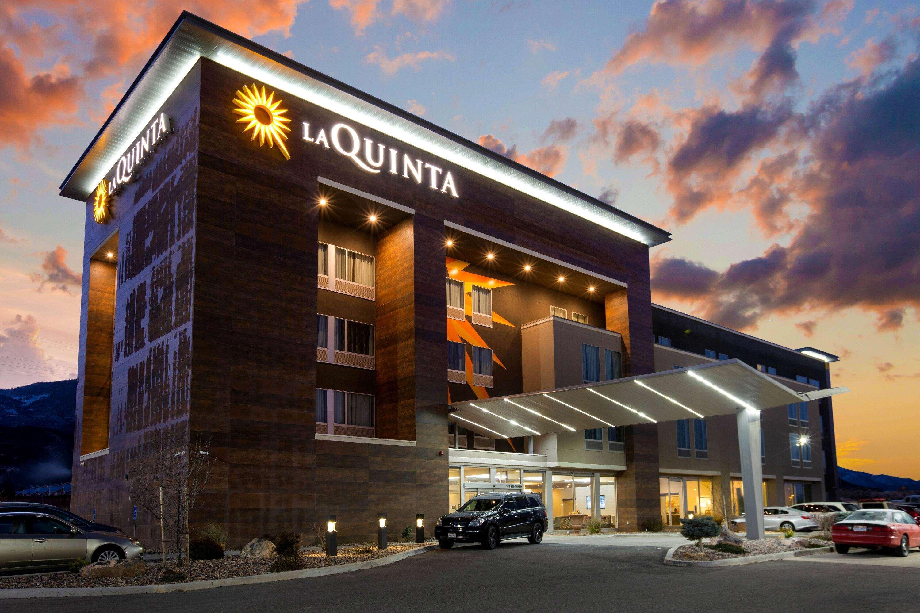 La Quinta By Wyndham Сидар-Сити Экстерьер фото